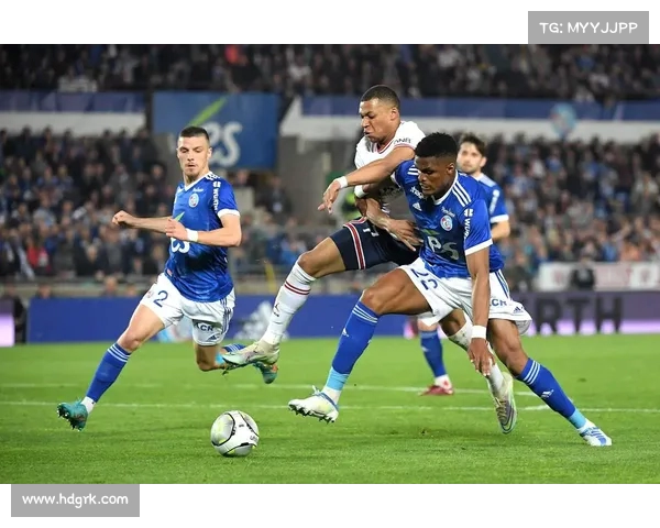 德甲争夺欧联资格激烈进行 各队争抢宝贵名额